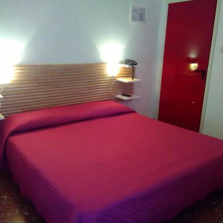 Hotel Nettuno Porto San Giorgio Buitenkant foto
