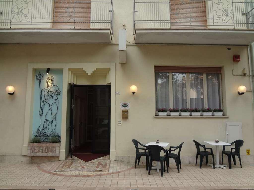 Hotel Nettuno Porto San Giorgio Buitenkant foto