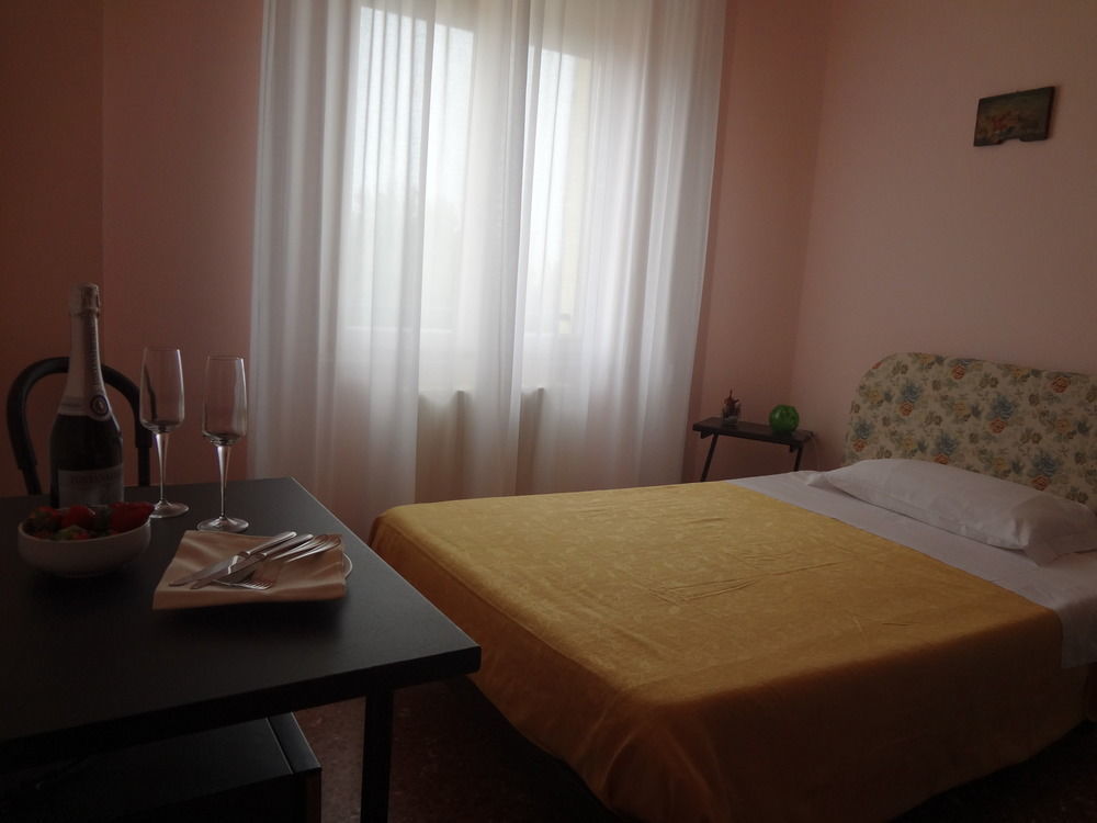 Hotel Nettuno Porto San Giorgio Buitenkant foto