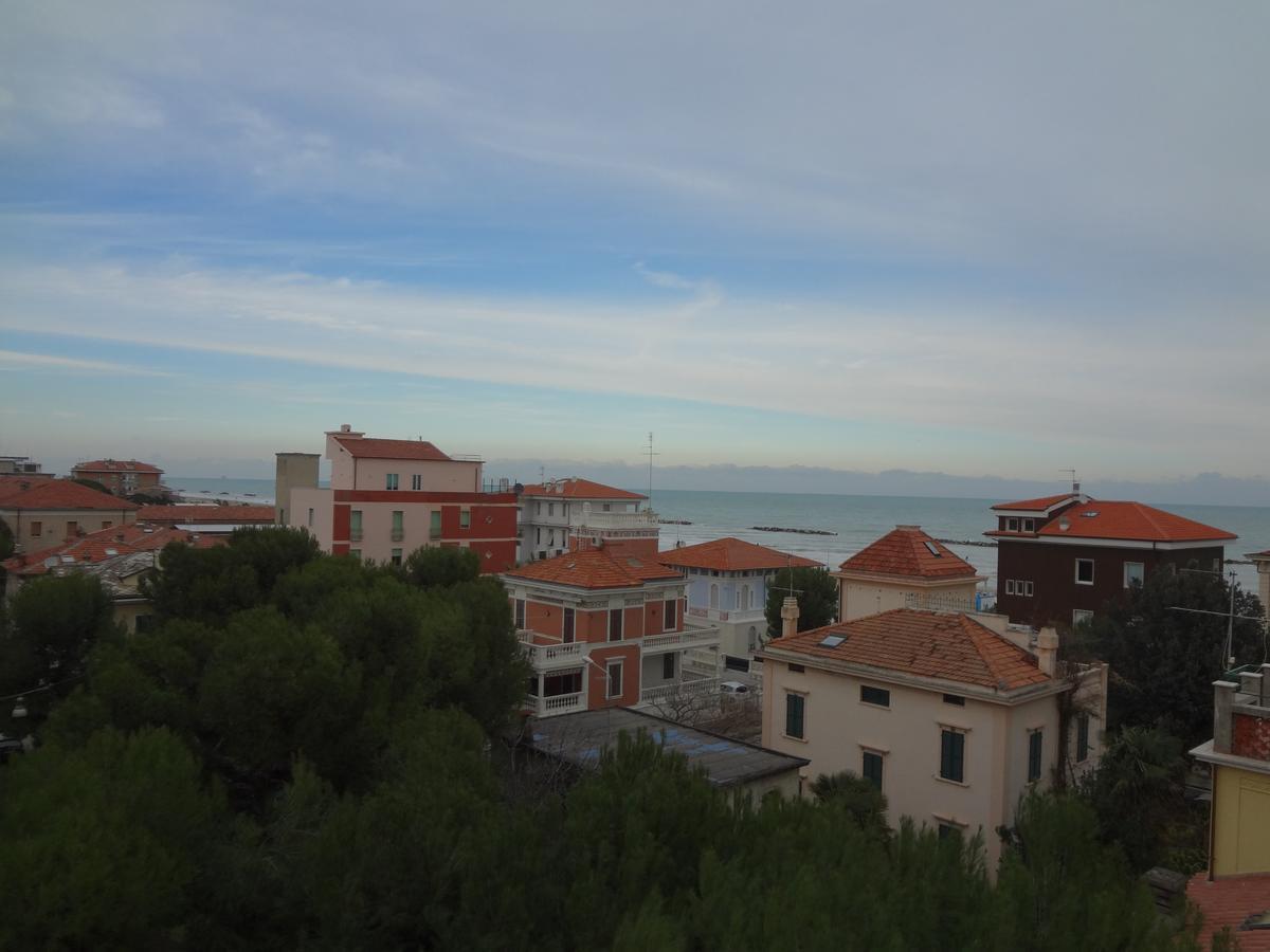 Hotel Nettuno Porto San Giorgio Buitenkant foto