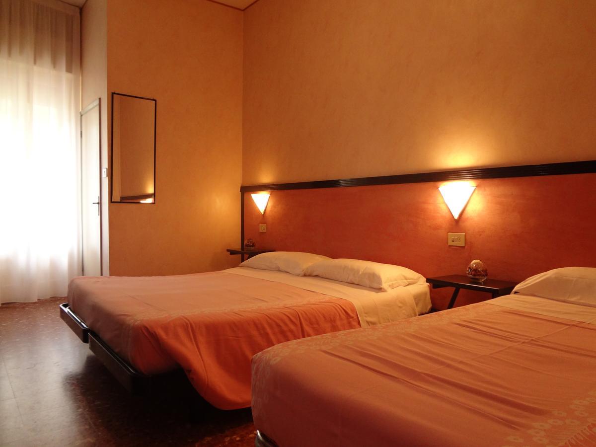 Hotel Nettuno Porto San Giorgio Buitenkant foto