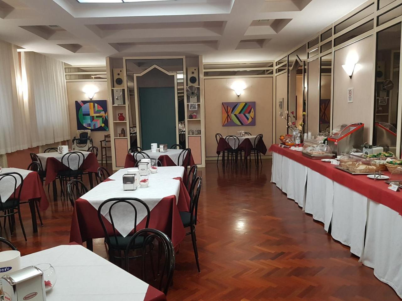 Hotel Nettuno Porto San Giorgio Buitenkant foto